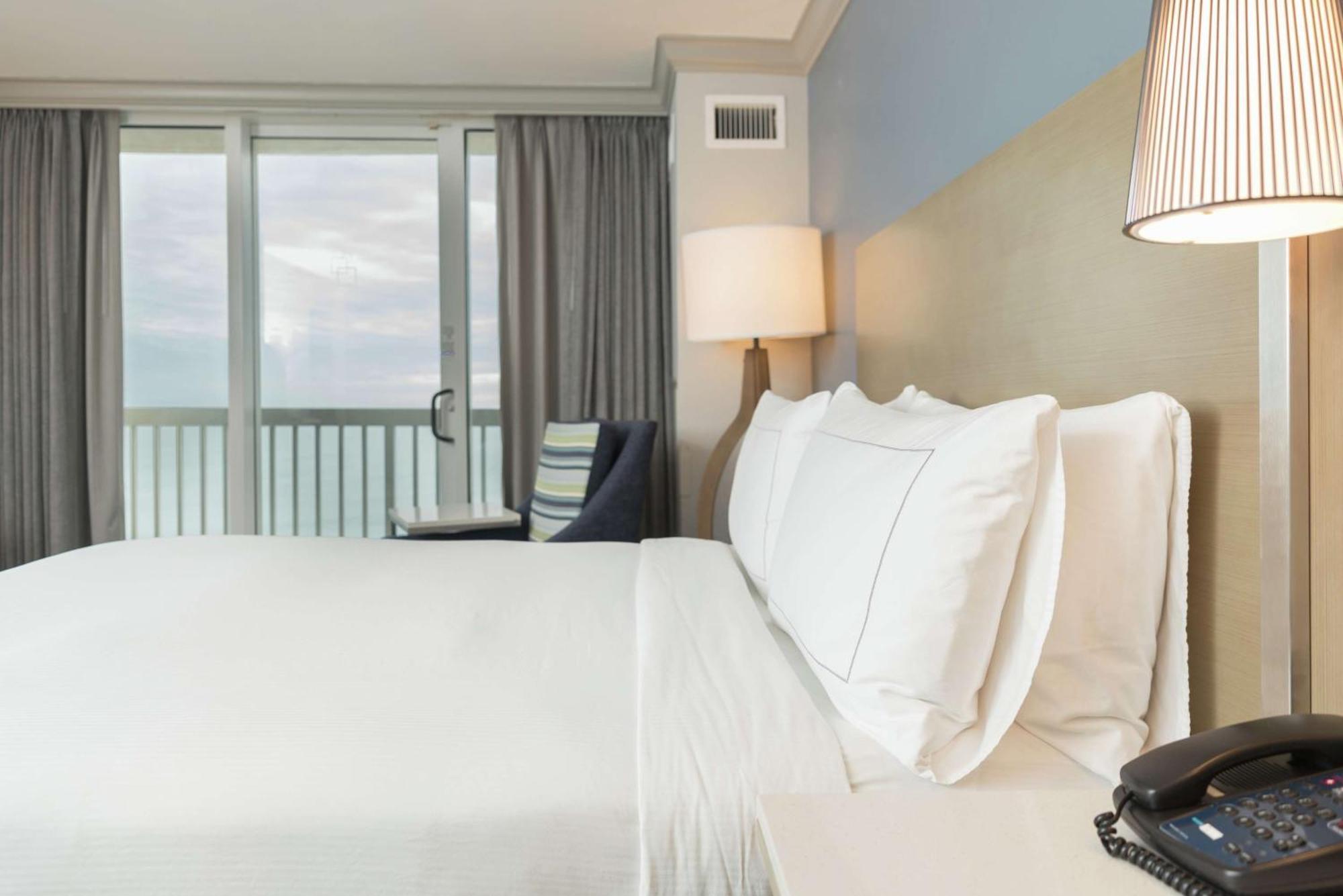 Hilton Melbourne Beach Oceanfront Bagian luar foto