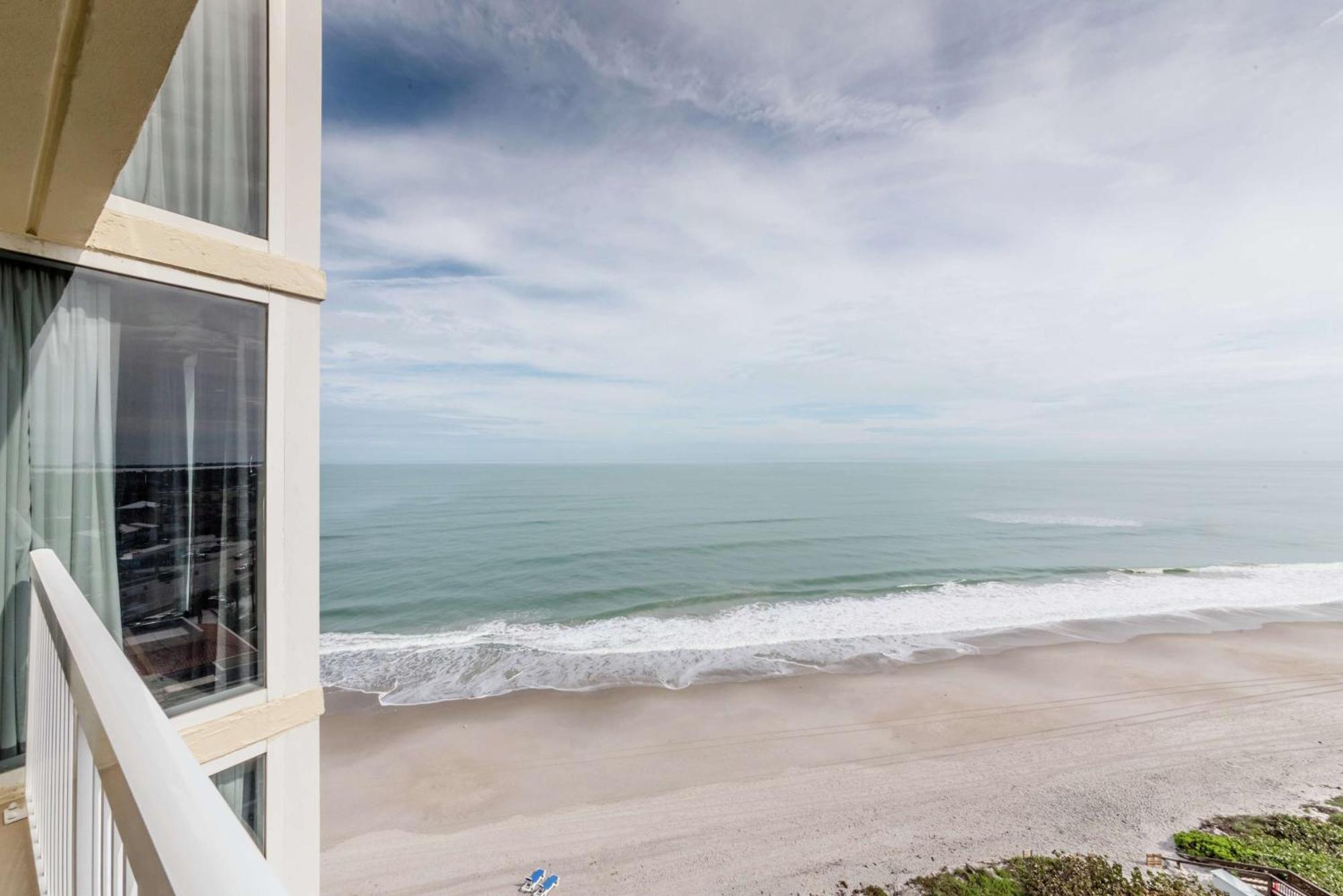 Hilton Melbourne Beach Oceanfront Bagian luar foto