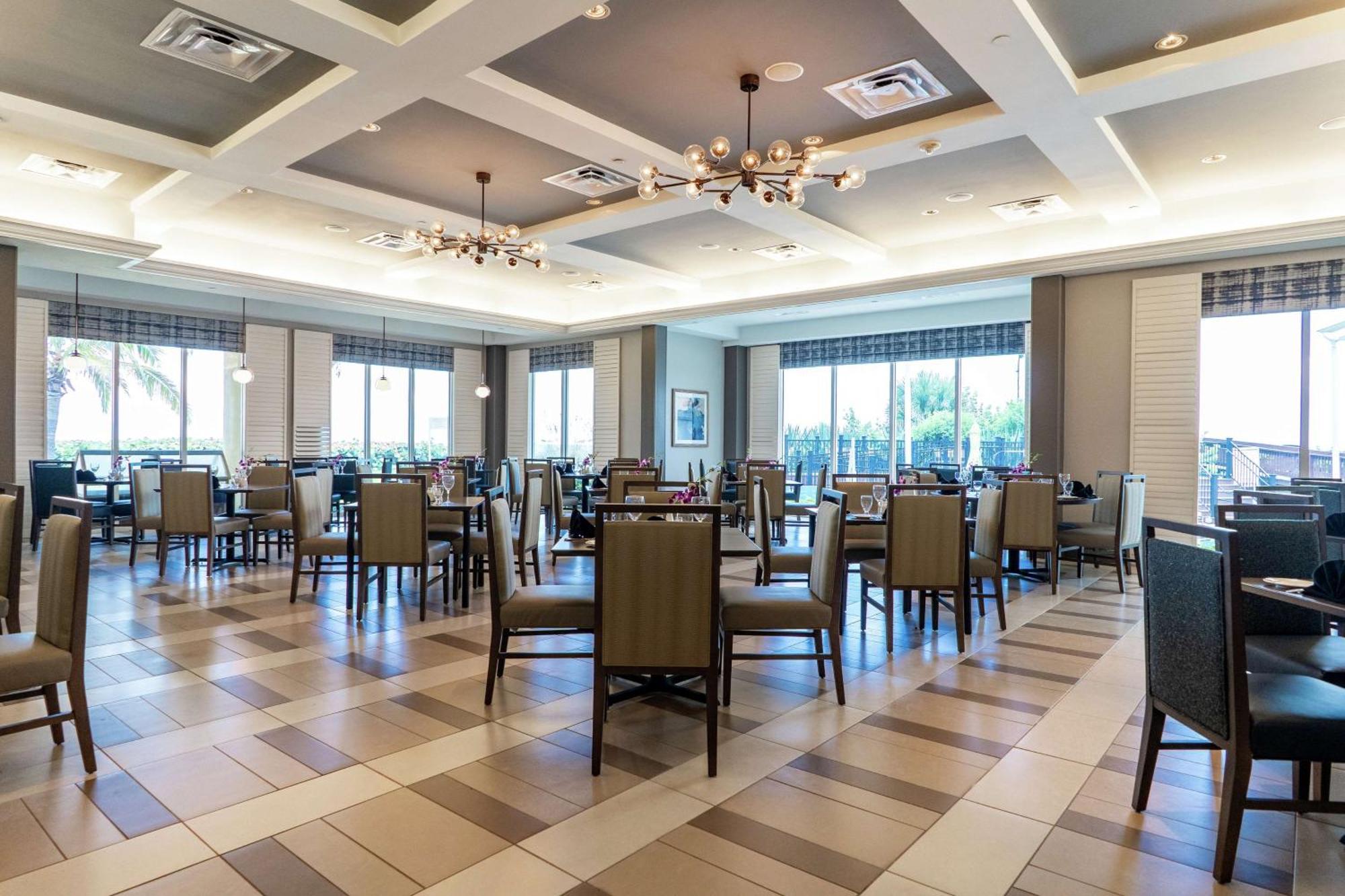 Hilton Melbourne Beach Oceanfront Bagian luar foto
