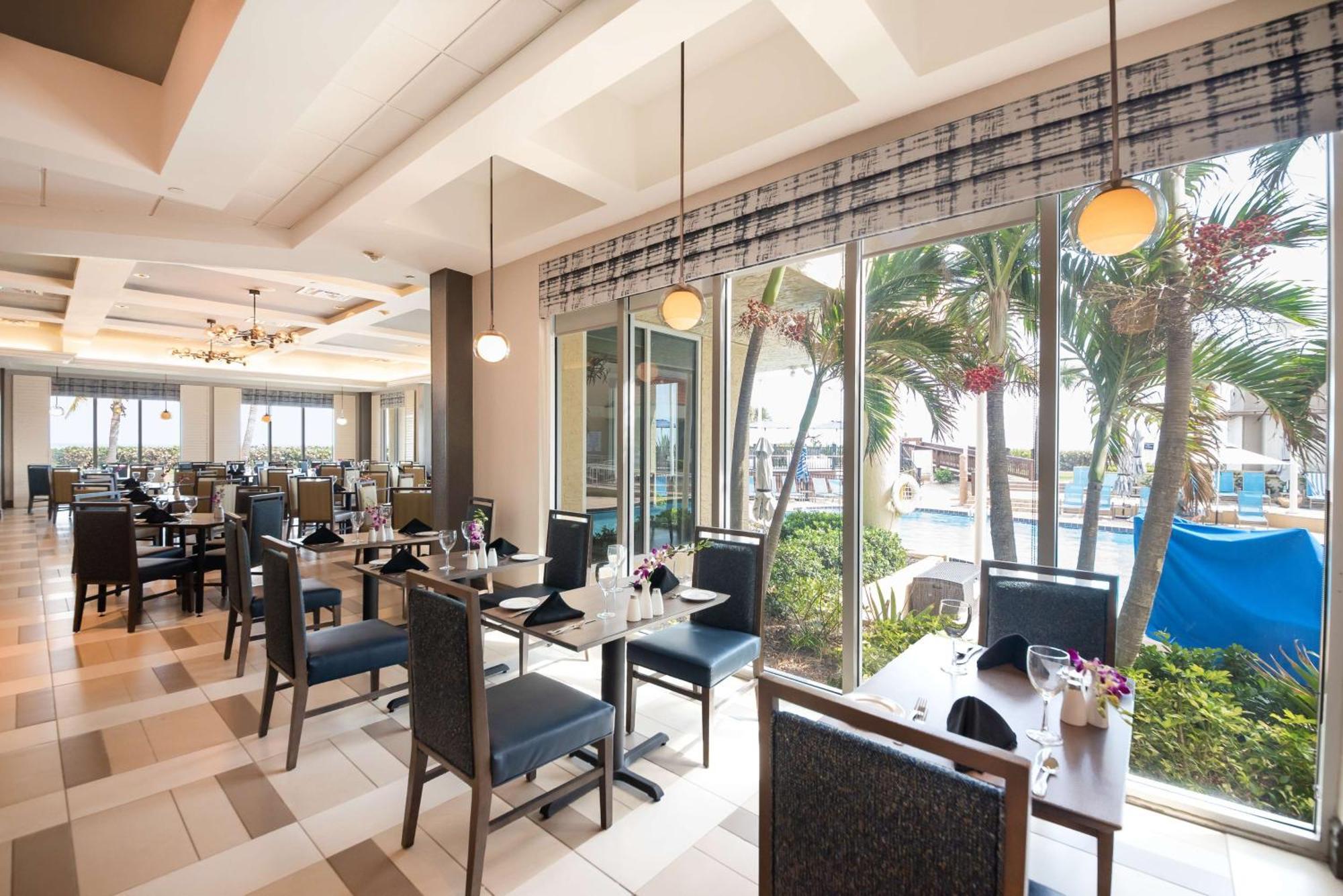 Hilton Melbourne Beach Oceanfront Bagian luar foto