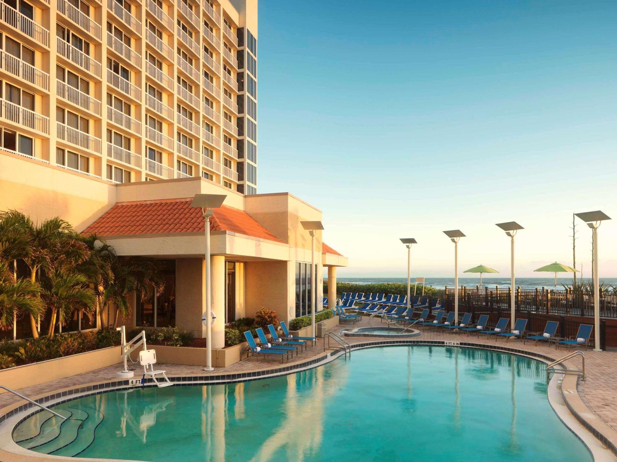 Hilton Melbourne Beach Oceanfront Bagian luar foto